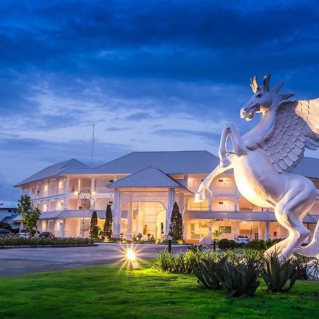 White House Hotel Tak Bagian luar foto