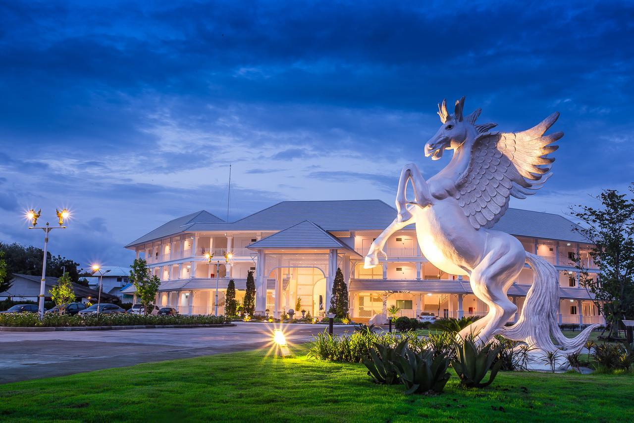White House Hotel Tak Bagian luar foto