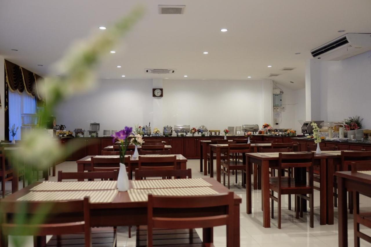 White House Hotel Tak Bagian luar foto